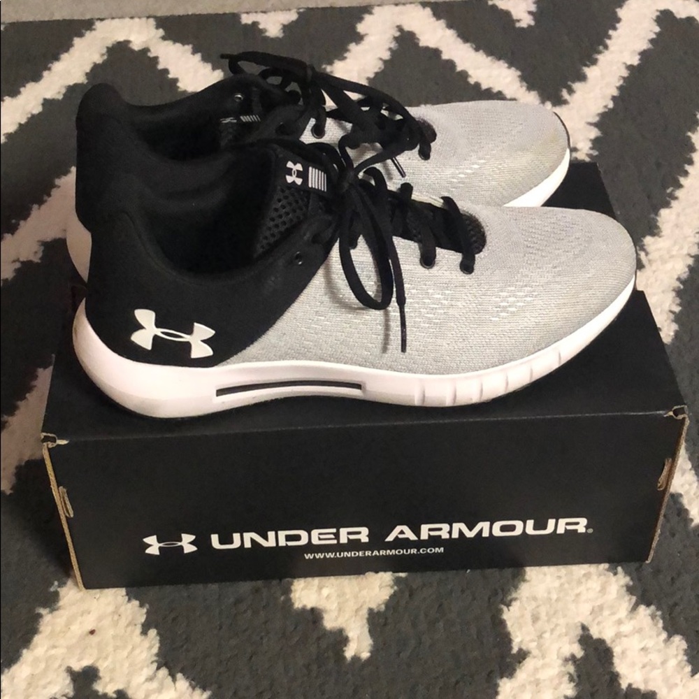 Women’s Under Armour shoes. Size 8.5.